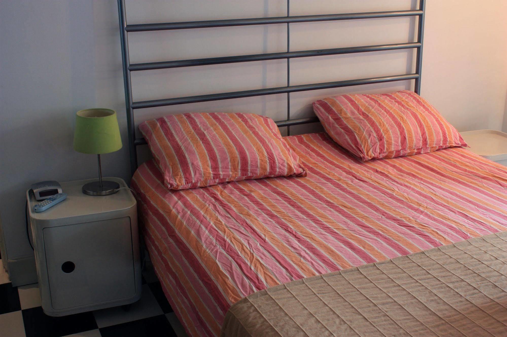 Truelove Guesthouse Amsterdam Bagian luar foto